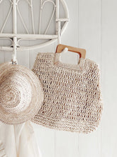 Load image into Gallery viewer, Woven straw bag