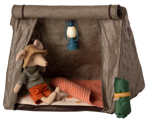 Happy camper tent, mouse