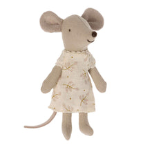 Load image into Gallery viewer, Nightgown for little sister mouse