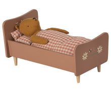 Load image into Gallery viewer, Bed for teddy mum - rose