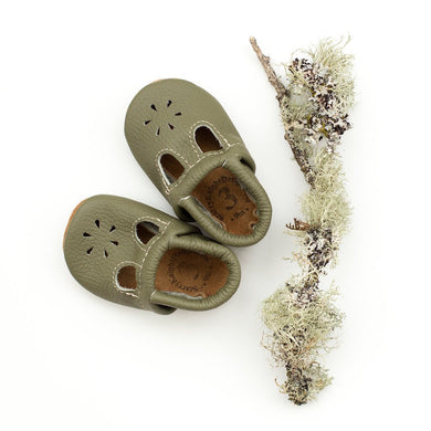 Moss t-strap shoes